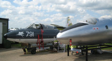 Newark Cockpit Fest 2009 Canberra T4 and Hunter